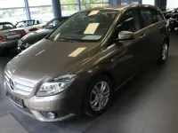 Gebraucht Mercedes B180 122 PS (89 kW) 2012 Braun Kleinwagen