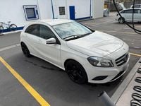 Gebraucht Mercedes A180 122 PS (89 kW) 2014 Weiß Limousine