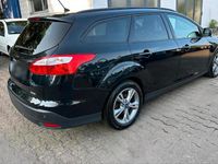 Gebraucht Ford Focus 100 PS (73 kW) 2013 Schwarz Kombi