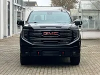 Ny GMC Sierra 420 HK (308 kW) 2025 Sort Pickup / Ladvogn