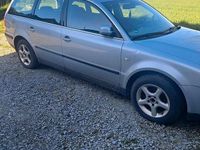 Używany VW Passat 102 KM (75 kW) 2002 Niebieski Kombi