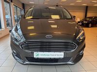 Gebraucht Ford S-MAX Titanium 160 PS (117 kW) 2018 Grau Van / Kleinbus