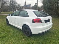 Gebraucht Audi A3 125 PS (91 kW) 2010 Rot Kleinwagen