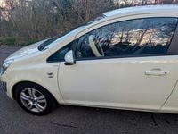 Gebraucht Opel Corsa Color Edition 87 PS (63 kW) 2011 Weiß Kleinwagen