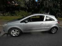 Gebraucht Opel Corsa 80 PS (58 kW) 2007 Silber Kleinwagen
