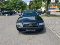Używany Audi A4 101 KM (74 kW) 1996 Czarny Sedan/Limuzyna
