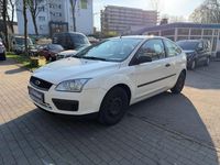 Gebraucht Ford Focus Trend 80 PS (58 kW) 2006 Weiß Kleinwagen