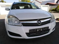 Gebraucht Opel Astra Edition 90 PS (66 kW) 2008 Casabl/arctic/eisweiss/kaolin Kombi