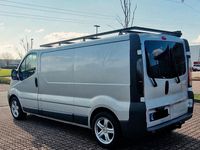 Gebraucht Renault Trafic 101 PS (74 kW) 2002 Silber Van / Kleinbus