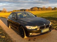 Gebraucht BMW 318 143 PS (105 kW) 2013 Schwarz Limousine