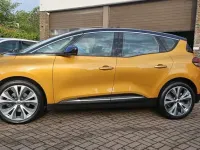 Gebraucht Renault Scénic IV Intens 110 PS (80 kW) 2017 Gelb epa + schwarz gne Van / Kleinbus