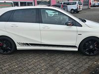 Gebraucht Mercedes B200 AMG 136 PS (100 kW) 2012 Weiß Van / Kleinbus