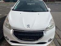Gebraucht Peugeot 208 Active 82 PS (60 kW) 2012 Weiß Kleinwagen
