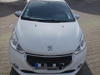 Gebraucht Peugeot 208 Active 82 PS (60 kW) 2013 Weiß Kleinwagen