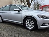Gebraucht VW Passat 120 PS (88 kW) 2017 Silber Kombi