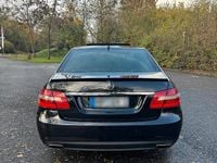 Gebraucht Mercedes E500 387 PS (284 kW) 2009 Schwarz Limousine