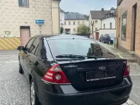 Usado Ford Mondeo 155 CV (114 kW) 2006 Negro Berlina