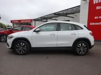 Gebraucht Mercedes GLA200 Style 163 PS (119 kW) 2022 Weiß SUV