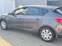 Gebraucht Opel Astra 115 PS (84 kW) 2011 Braun Limousine