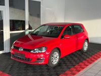 Gebraucht VW Golf VII LOUNGE 86 PS (63 kW) 2016 Rot Limousine