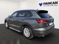 Gebraucht VW Touareg Basis 231 PS (169 kW) 2018 Siliziumgrau metallic SUV