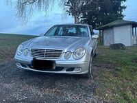 Gebraucht Mercedes E220 Elegance 150 PS (110 kW) 2003 Silber Limousine