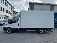 Second-hand Iveco Daily 160 CP (117 kW) 2018 Alb Monovolum