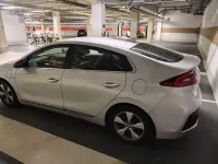Gebraucht Hyundai Ioniq Premium 141 PS (103 kW) 2017 Silber Kleinwagen