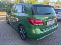 Gebraucht Mercedes 180 109 PS (80 kW) 2017 Grün Limousine
