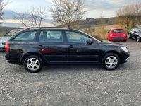 Gebraucht Skoda Octavia Ambiente 102 PS (75 kW) 2009 Schwarzmagic perleffekt Kombi