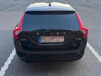 Second-hand Volvo V60 116 CP (85 kW) 2012 Negru Break