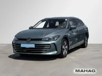 Gebraucht VW Passat Business 150 PS (110 kW) 2024 Grün Kombi