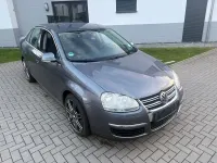 Używany VW Jetta 102 KM (75 kW) 2006 Szary Sedan/Limuzyna