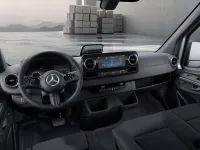 Gebraucht Mercedes Sprinter 170 PS (125 kW) 2025 Silber / hightechsilber Van
