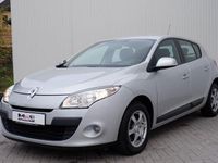 Gebraucht Renault Mégane Authentique 101 PS (74 kW) 2012 Silber Limousine