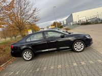 Gebraucht VW Jetta 105 PS (77 kW) 2014 Schwarz Limousine