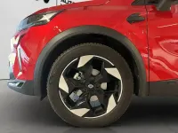 Käytetty Renault Captur Techno 158 HP (116 kW) 2025 Punainen Katumaasturi