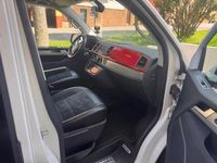 Używany VW T6 Generation Six 204 KM (150 kW) 2016 Czerwony Van