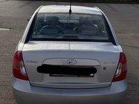 Gebraucht Hyundai Accent 97 PS (71 kW) 2008 Silber Limousine