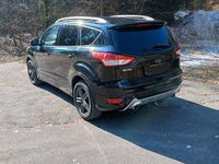 Gebraucht Ford Kuga 180 PS (132 kW) 2016 Schwarz SUV
