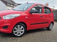 Gebraucht Hyundai i10 79 PS (58 kW) 2012 Rot Kleinwagen