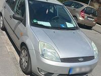 Gebraucht Ford Fiesta 70 PS (51 kW) 2005 Grau Kleinwagen