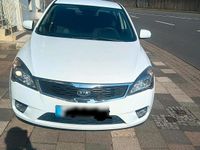 Gebraucht Kia Ceed 109 PS (80 kW) 2010 Weiß Kleinwagen