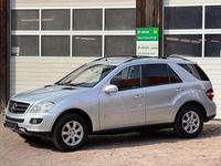 Gebraucht Mercedes ML320 224 PS (164 kW) 2006 Silber SUV