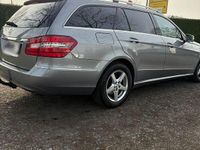 Gebraucht Mercedes E220 Elegance 170 PS (125 kW) 2012 Silber Kombi