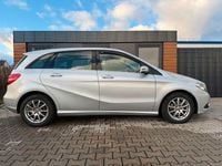 Gebraucht Mercedes B200 156 PS (114 kW) 2014 Silber Van / Kleinbus