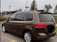 Gebraucht VW Touran Highline 150 PS (110 kW) 2016 Braun Van / Kleinbus