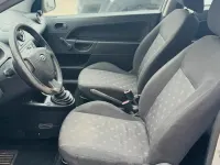 Usata Ford Fiesta 60 CV (44 kW) 2005 Argento Utilitaria