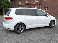 Gebraucht VW Touran Highline 150 PS (110 kW) 2016 Weiß Van / Kleinbus