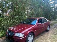 Gebraucht Mercedes C180 Classic 122 PS (89 kW) 2000 Rot Limousine